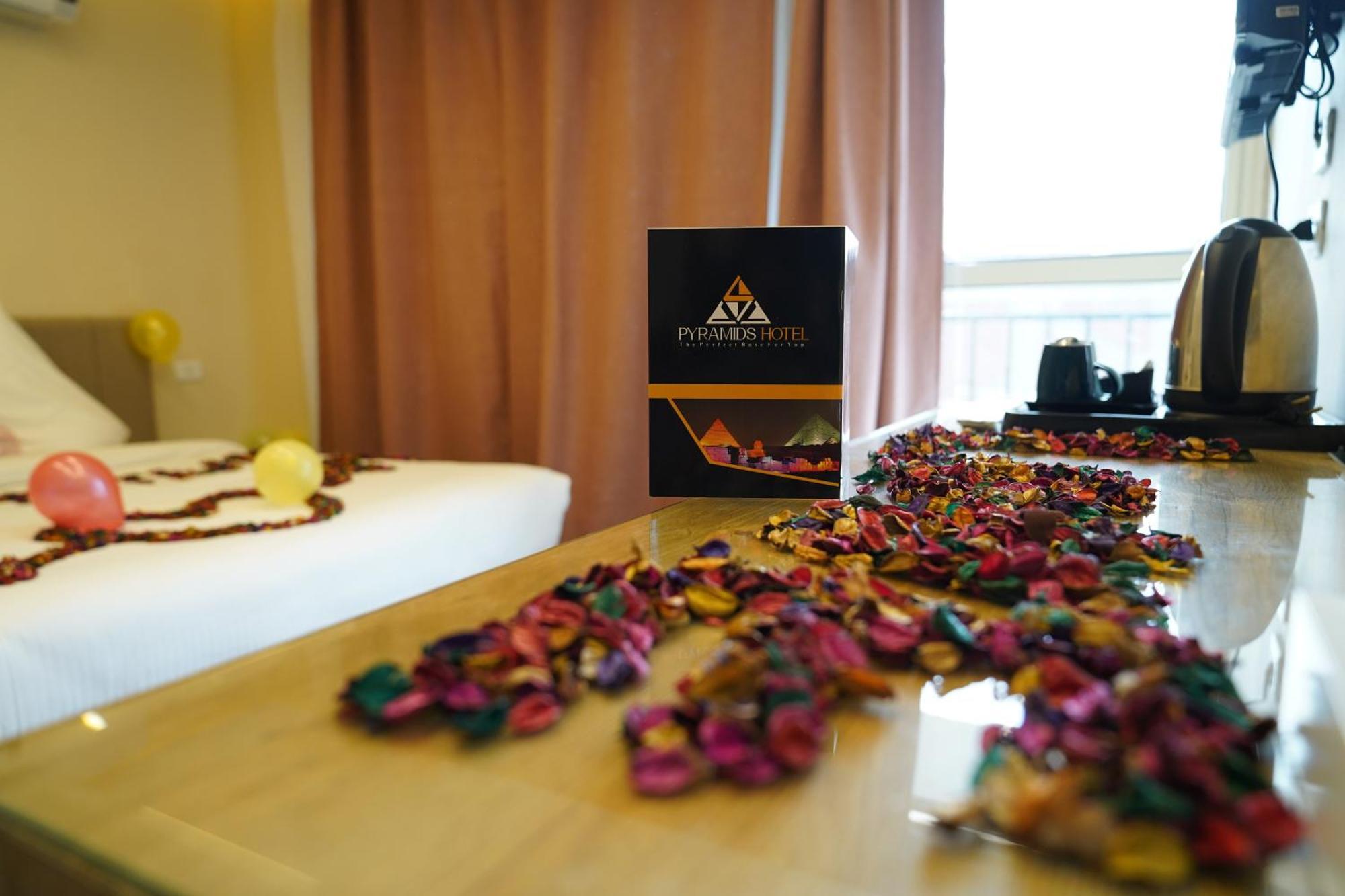 Pyramids Hotel Kafret el-Gabal 외부 사진